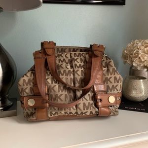 Micheal Kors Hobo style bag